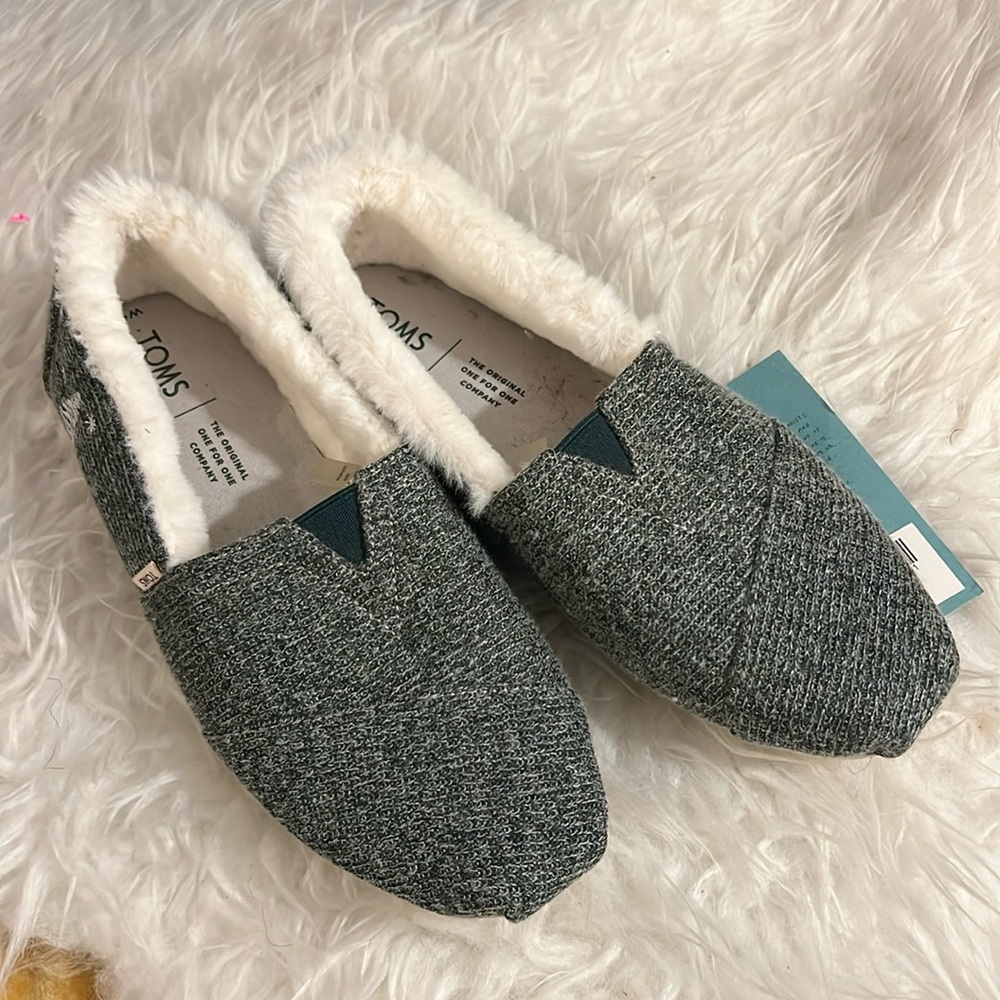 NWT TOMS Womens Classic Green Sweater Knit Slip On Shoes
